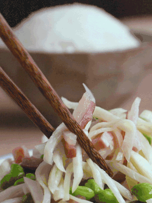 加一點清水炒至斷生。