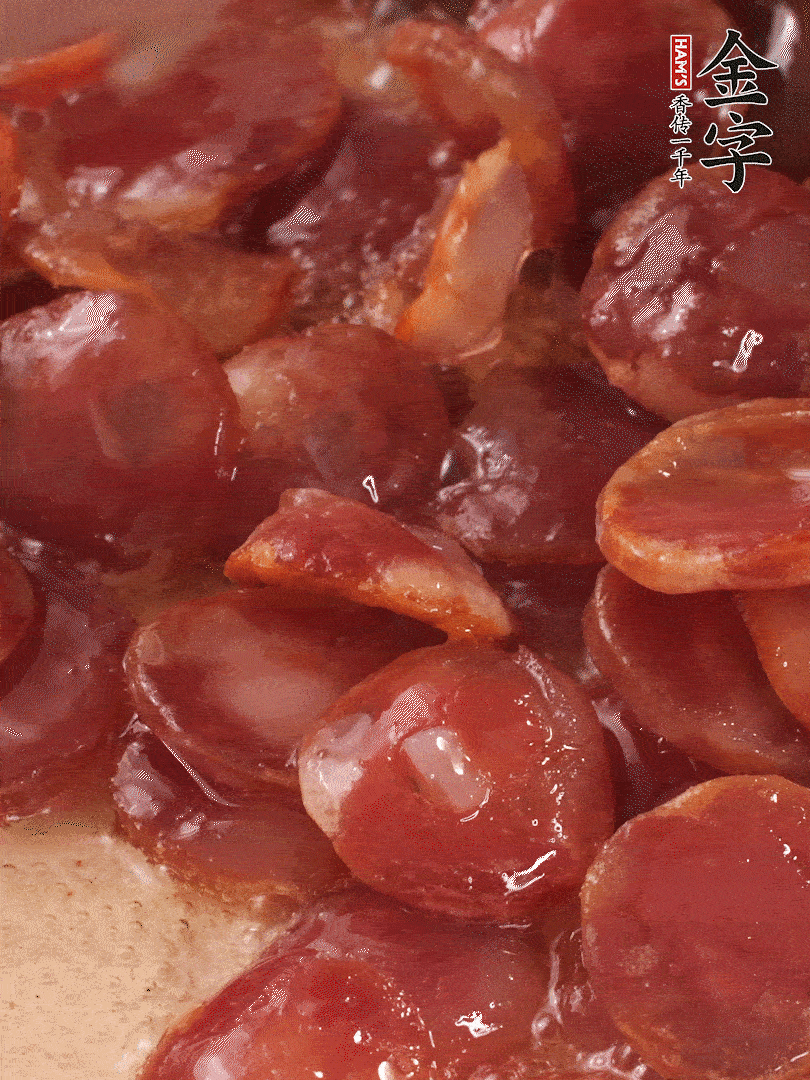 絲苗米洗凈后，用1.5倍水煮至6分熟（偏硬的質(zhì)地），網(wǎng)篩撈起瀝干水分備用。